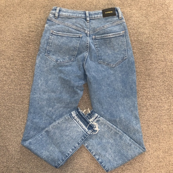Express Jeans - Picture 2 of 8